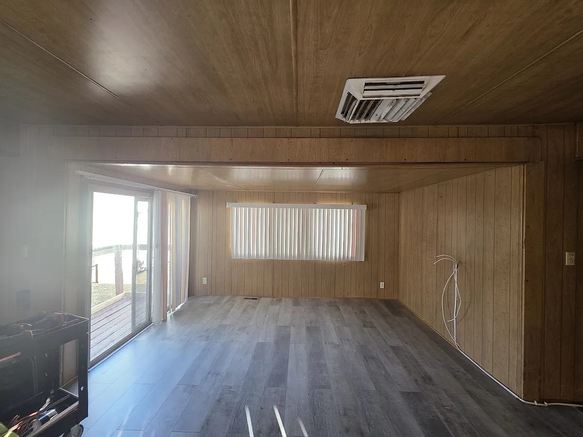 Building Photo - 501 S Mistletoe Ave #6