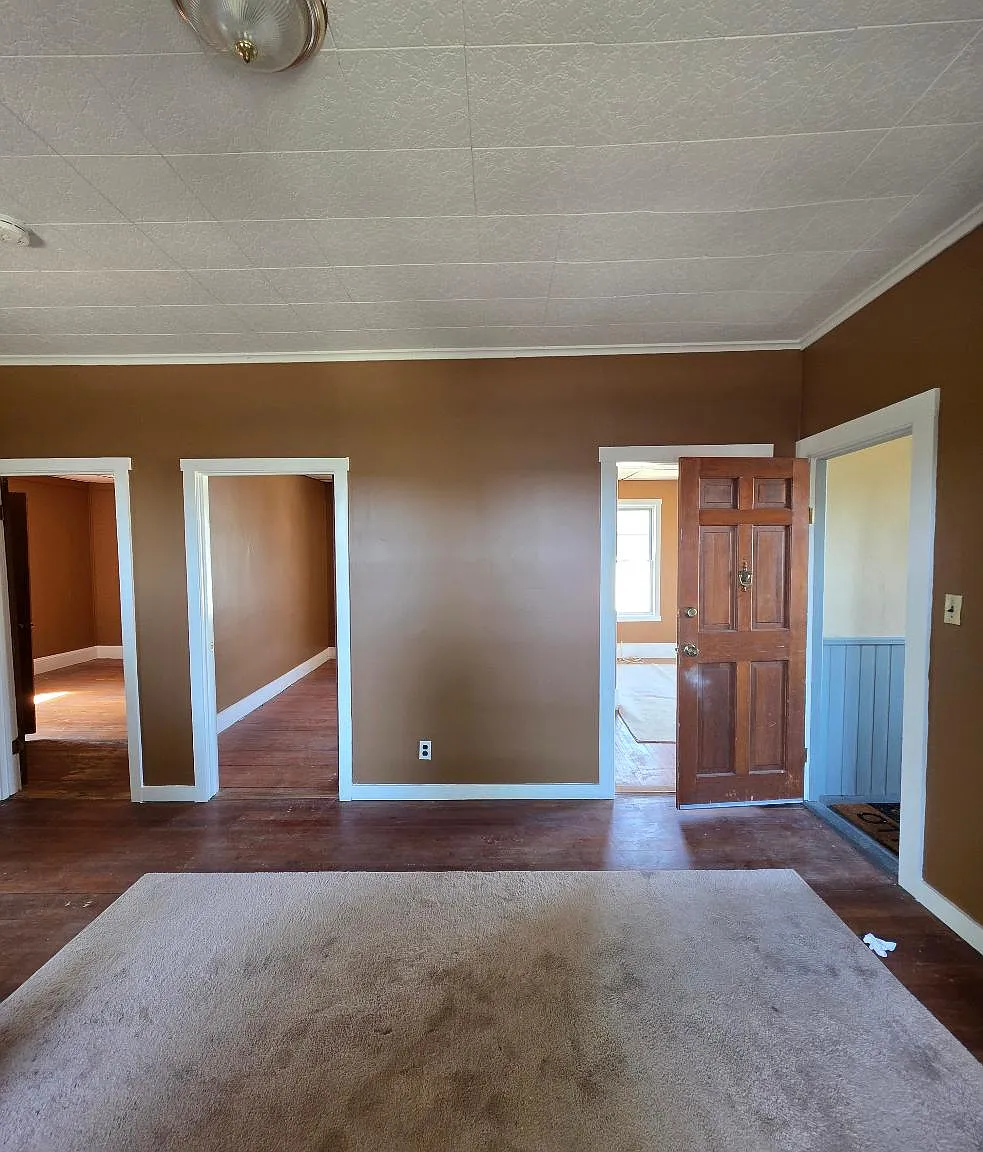 3 bed, 1400 sqft, $1,500 — Photo 2