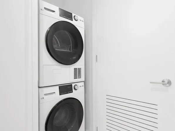 554 West 46th Street image 4 of 22