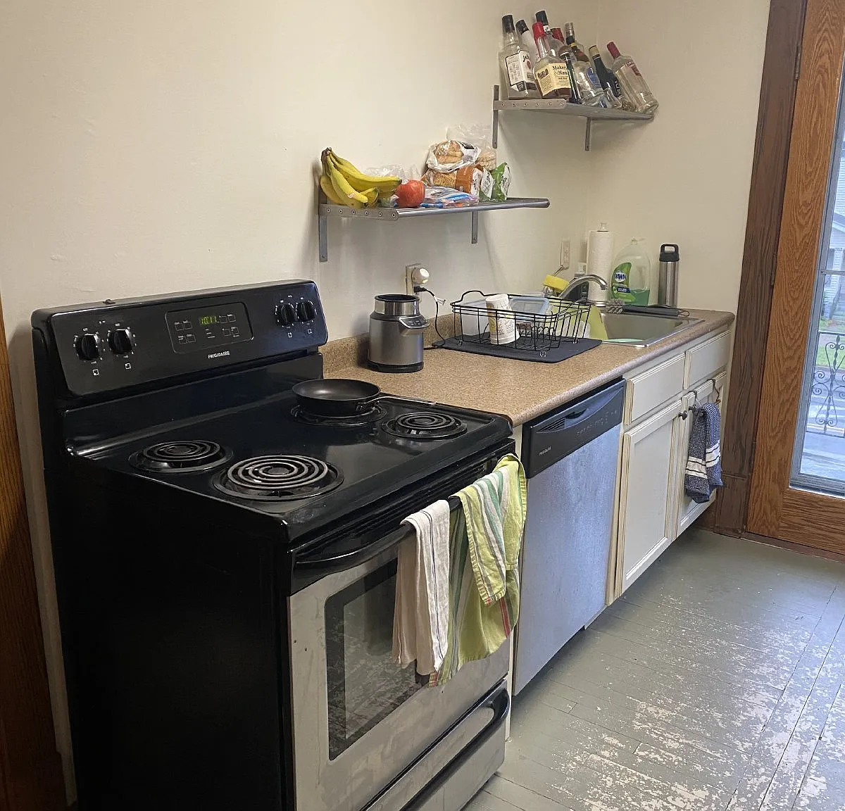 4 bed, 1.0 bath, $450 — Photo 3