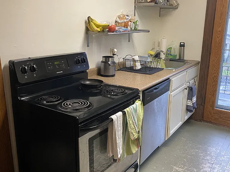 703 5th Ave #2 — Photo 3