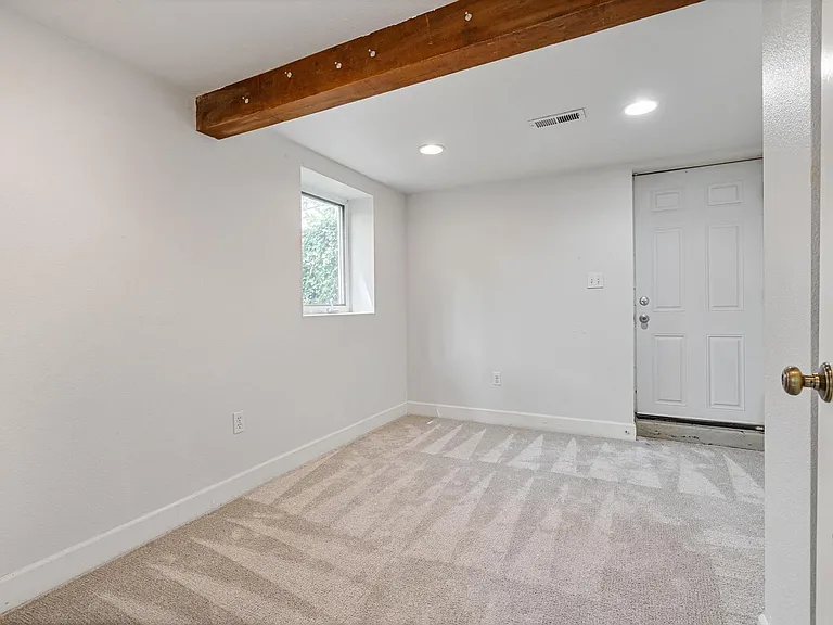 3908-3910 SE Woodward St #3908 — Photo 34