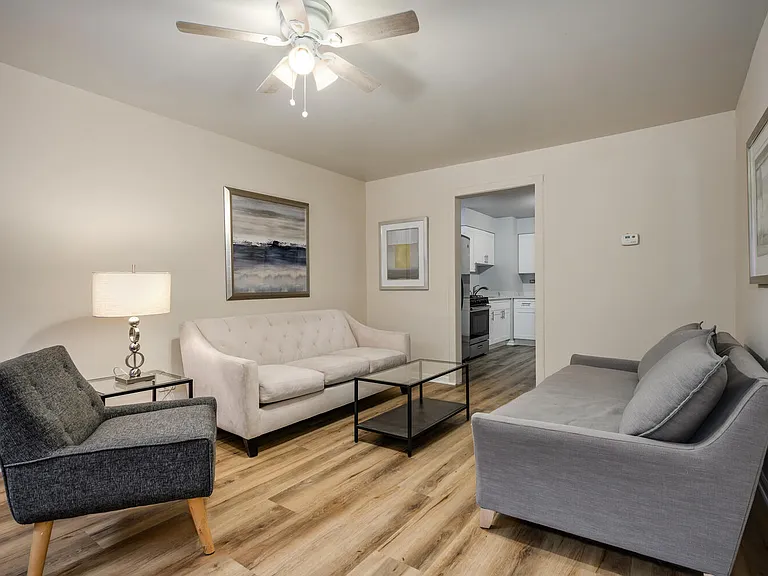 1720 N Saint Louis Ave #1 — Photo 2