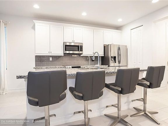 4th image of 11736 SW 13th Ct #11736