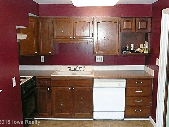 4th image of 902 W Washington St