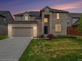 1976 Kohli Dr, Troy, MI 48083