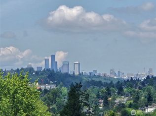 9728 57th Ave S #B, Seattle, WA 98118