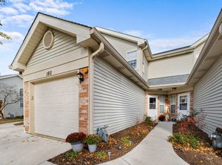 180 Golfview Dr, Glendale Heights, IL 60139