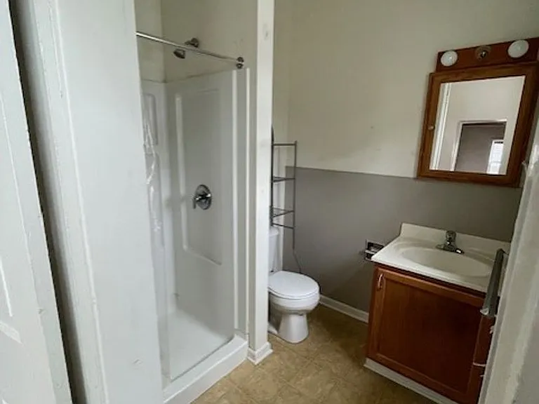 238 W Walnut St — Photo 5