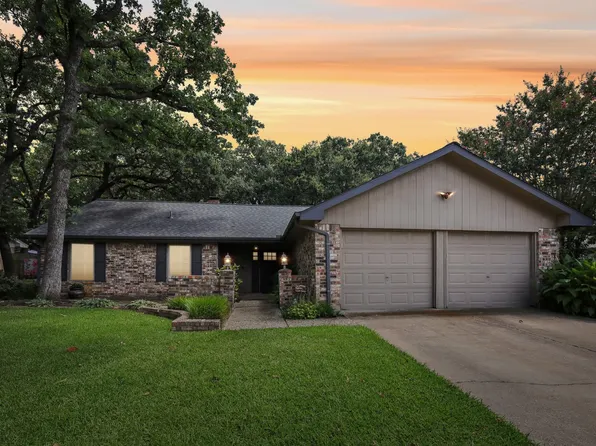 2008 N Meadow Way Cir, Arlington, TX 76015