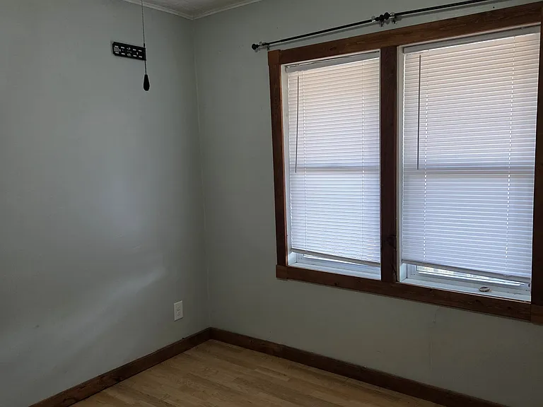 128 N Jones St — Photo 4