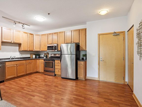 4th image of 2900 University Ave SE APT 306