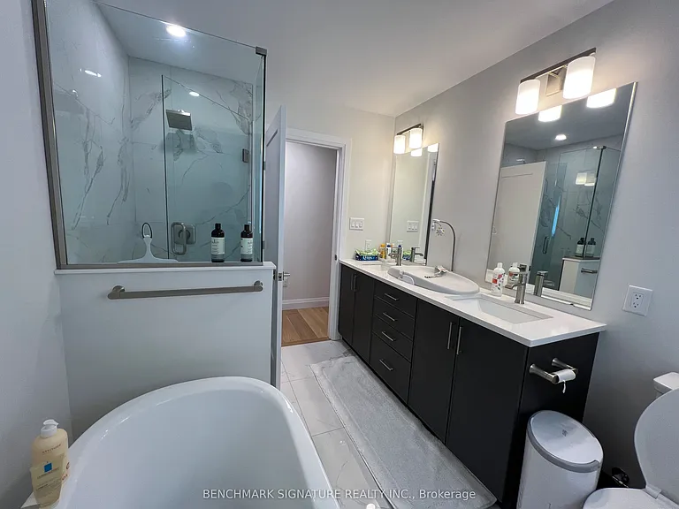 17 Totten St — Photo 12