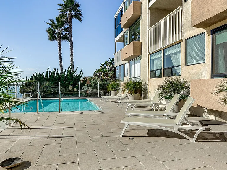 4513 Cove Dr #1-ID1546044P — Photo 19