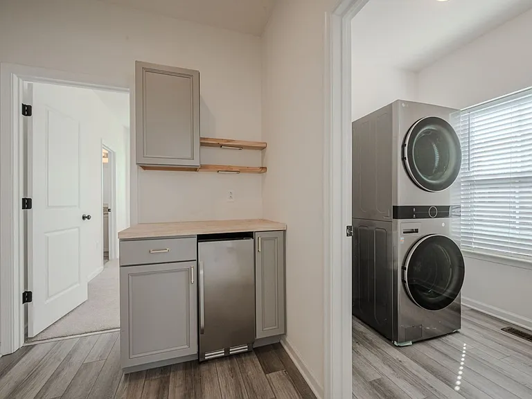 1607 Crane Ln — Photo 8