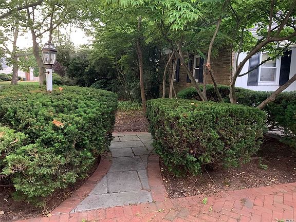 3rd image of 1596 Lakeview Dr