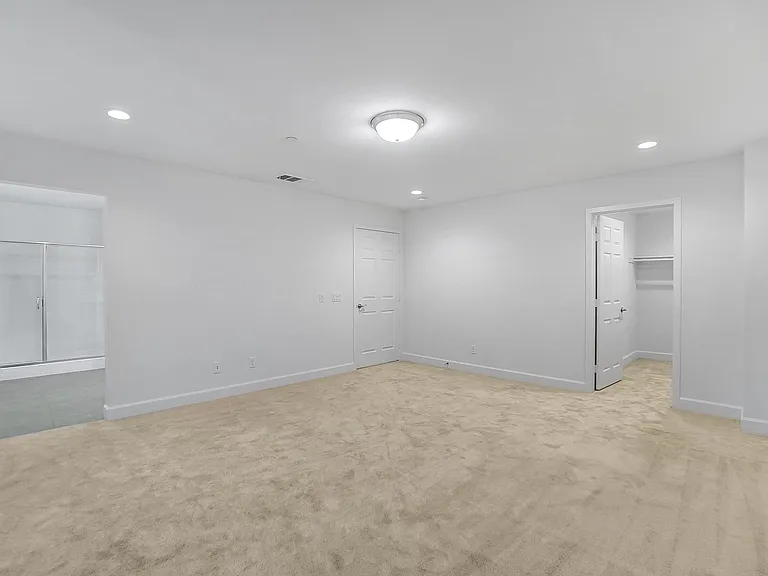15395 Lotus Cir — Photo 29