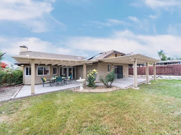 30040 Spray Dr, Canyon Lake, CA 92587