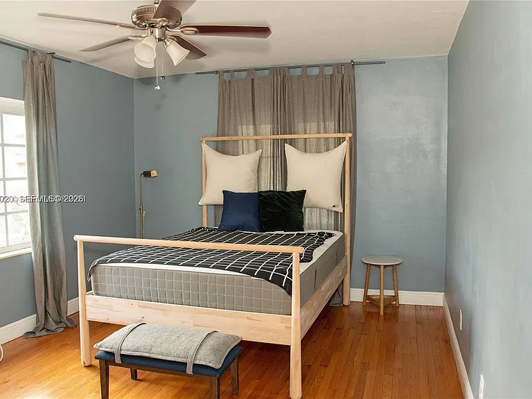 233 Madeira Ave #2 — Photo 11