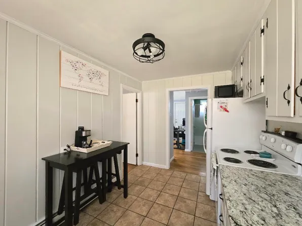 (undisclosed Address), Worcester, MA 01602