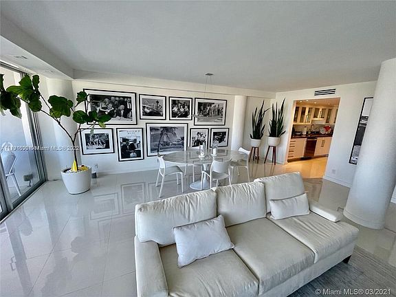 2nd image of 902 Bay Dr #904