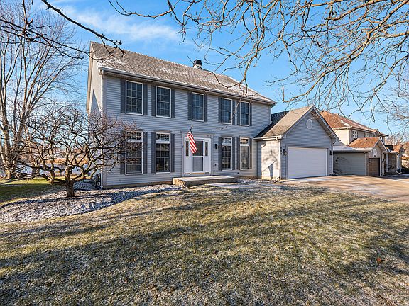 2nd image of 840 Provincetown Dr