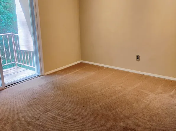 810 N Forklanding Rd Unit 314, Maple Shade, NJ 08052