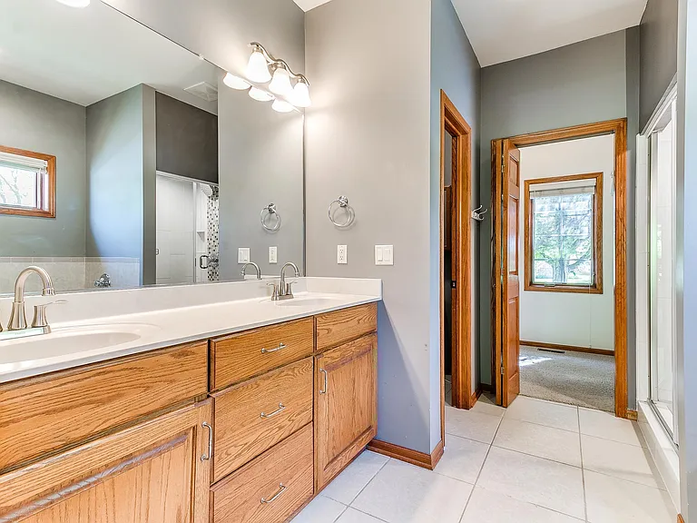 3120 Roxboro Dr — Photo 13