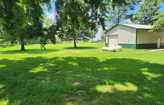 5th image of 1654 Hoover Rd