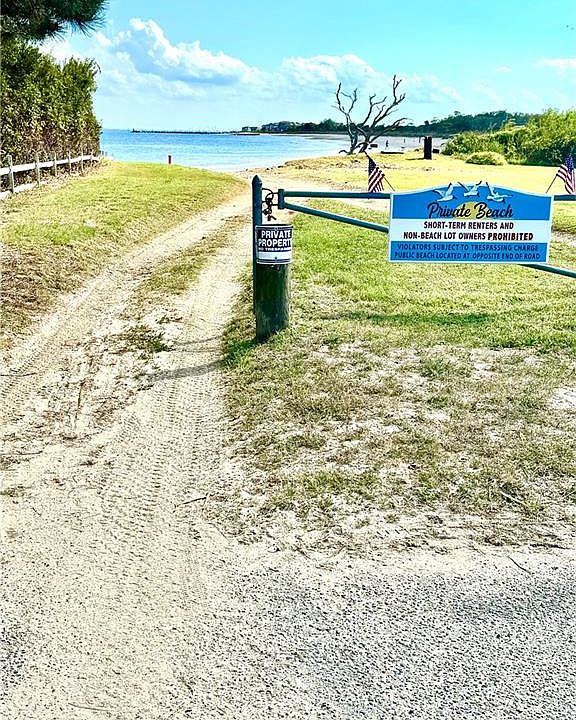 1st image of 106 Lighthouse Dr