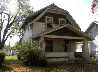 203 Utah St, Hiawatha, KS 66434