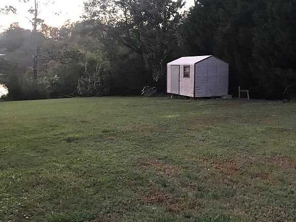 5th image of 677 Transylvania Dr