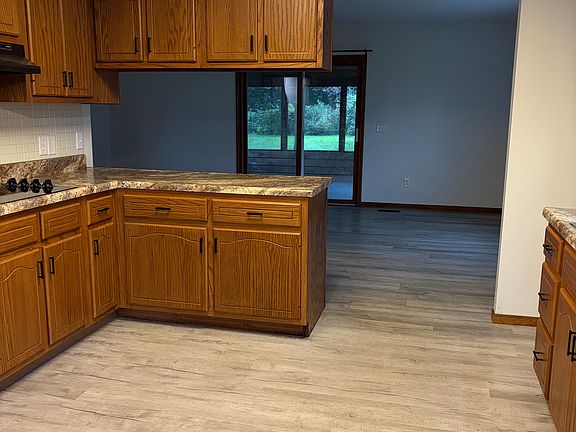 2nd image of 1321 Reed Rd #1321