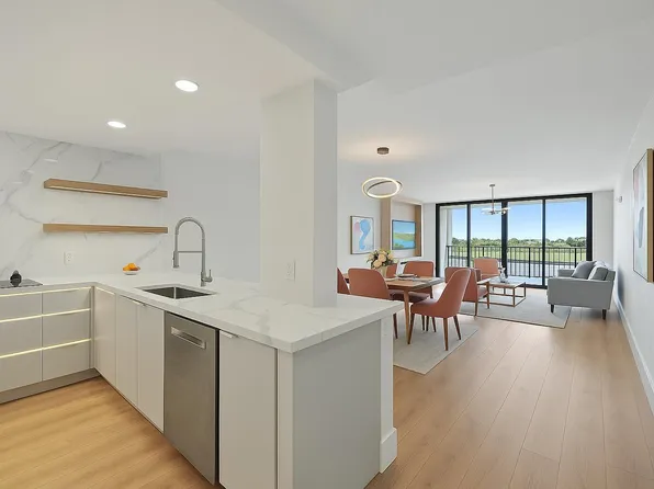 356 GOLFVIEW Road #405, North Palm Beach, FL 33408