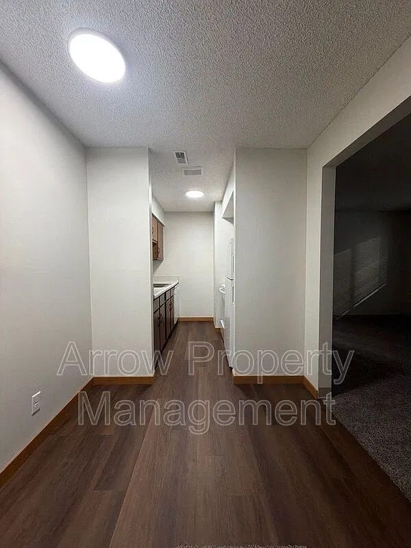 1 bed, 1.0 bath, 609 sqft, $675 — Photo 2