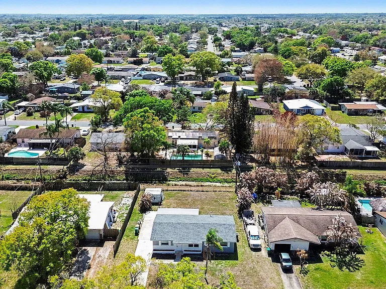5240 Sutton Ave — Photo 24