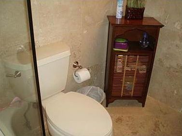 5th image of 11001 NW 7th St APT 203