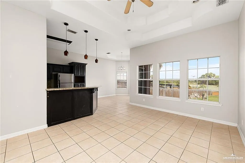 3 bed, 2.0 bath, 1632 sqft, $1,500 — Photo 4