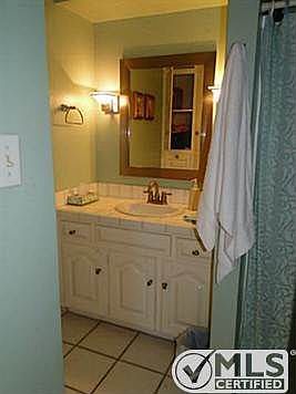 4th image of 302 Hideaway Ln E