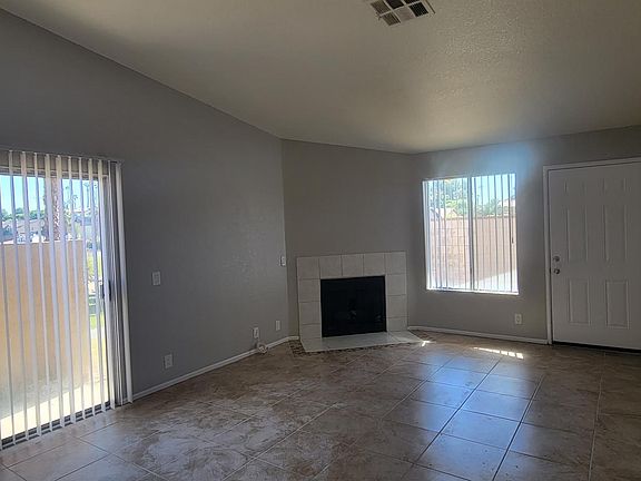3rd image of 79210 Avenue 42bermuda #C2