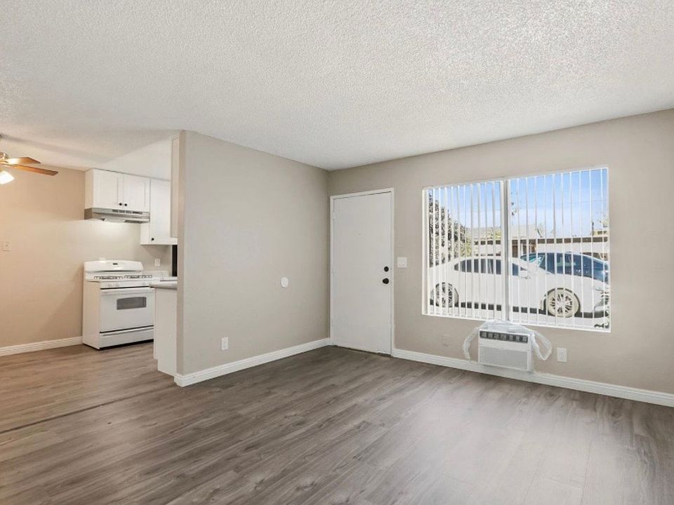 1st image of 1356 W Stoneridge Ct APT 8