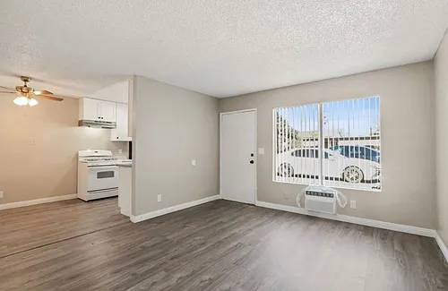 1356 W Stoneridge Ct. Photo 1