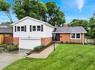 2309 Malik Ct, Glenview, IL 60025