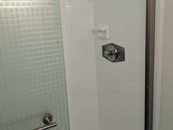 3rd image of 1221 Amherst Ave APT 8