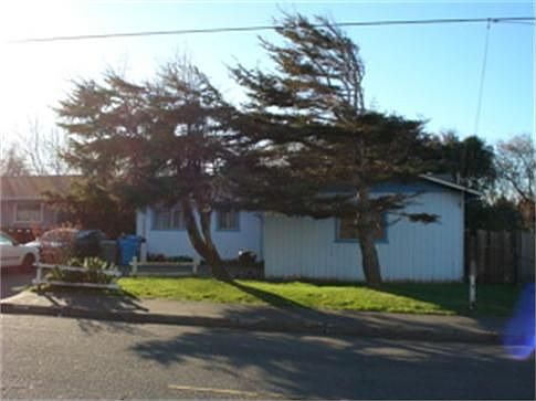 2nd image of 2718 Spring St