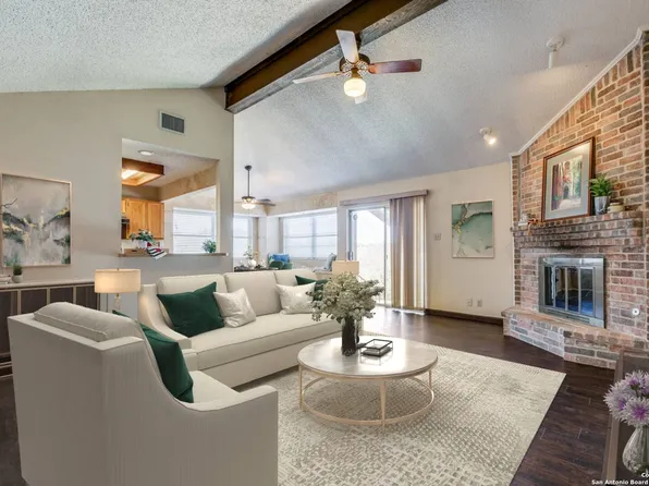 9582 Dunstable Dr, San Antonio, TX 78239