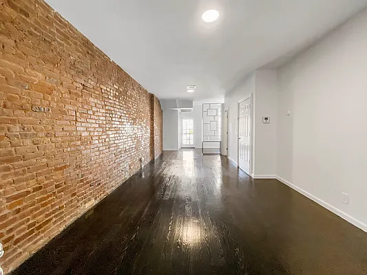 Rented by Skyward | media 38