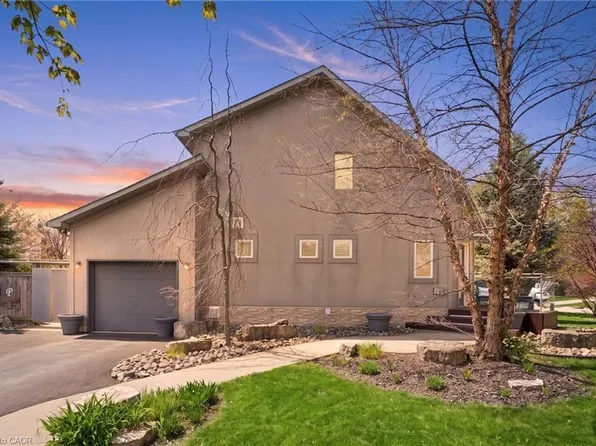 10 Rockhaven Ln, Hamilton, ON L8B 0H7