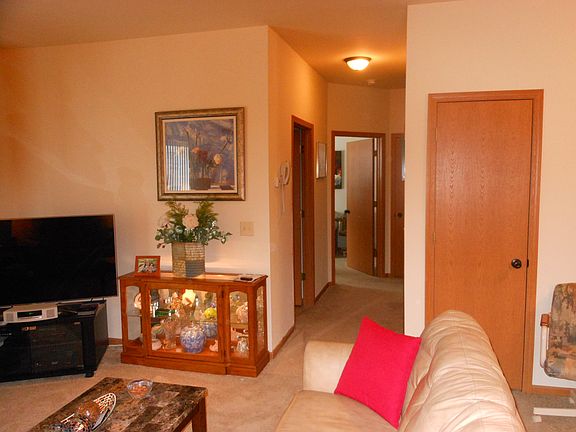 4th image of 2076-2076 Okray Ave