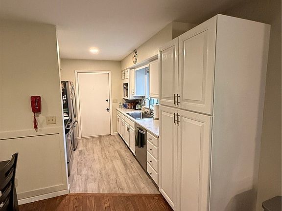 5th image of 4 Amherst Ave